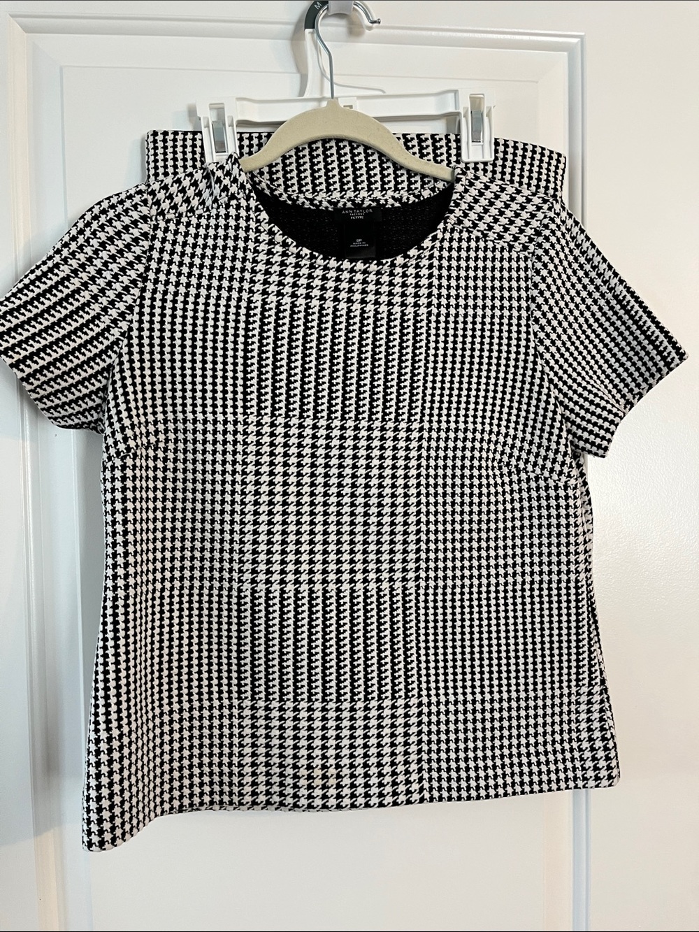 Classic Black & White Houndstooth Short Sleeve Top & matching pencil skirt